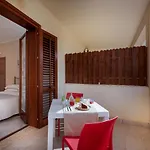 Samira 4*