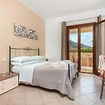 Samira 4*