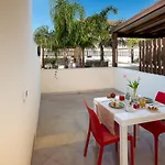 Samira 4*