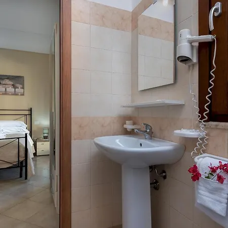 Samira 4*